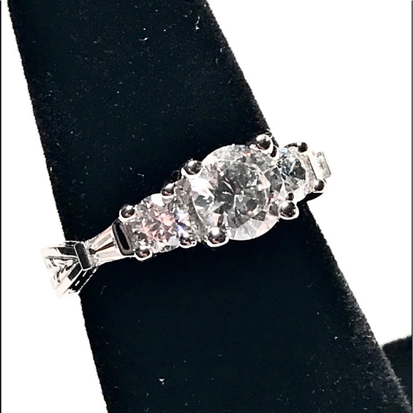 DIAMONIQUE THREE STONE RING - Picture 5 of 8